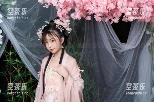 爆机少女喵小吉 “爆机少女喵小吉高清写真集:魅魔姿态让你分不清真假,只想一探究竟!“