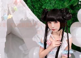 爆机少女喵小吉的定制服装写真：让人不禁想问，这衣服会开会吗？