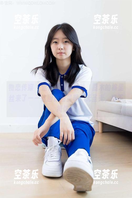 物恋传媒-嘉木 物恋传媒 - 温柔又略带玩味,嘉木的裤里丝来了——这回原图呈现,无圣光,毫不掩饰!