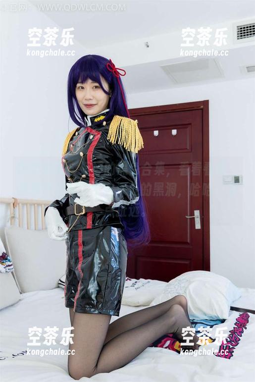 物恋传媒 – 婷婷的黑色合集，看着看着，我居然想起了宇宙深处的黑洞，哈哈，有点扯远。