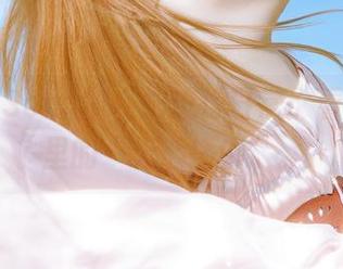 特软儿Sona的私拍流行日常：看，套图里的“无心插柳”。