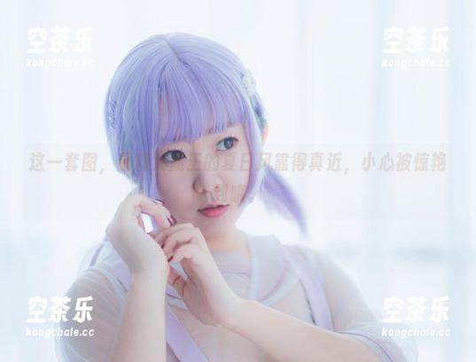 这一套图，甜糖大魔王的夏日风靠得真近，小心被惊艳到哦。