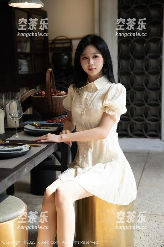 秀人网-nancy小姿 秀人网 - 看nancy小姿在教室里”迷失“:原图照样打发时间,照片却是内心的小宇宙。