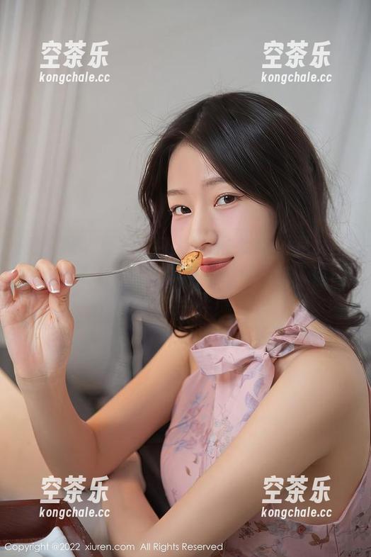 秀人网 - 皮衣图包大公开，sibyl是女巫的全套真让人想起某种酷酷的气场，隐隐想买一件！
