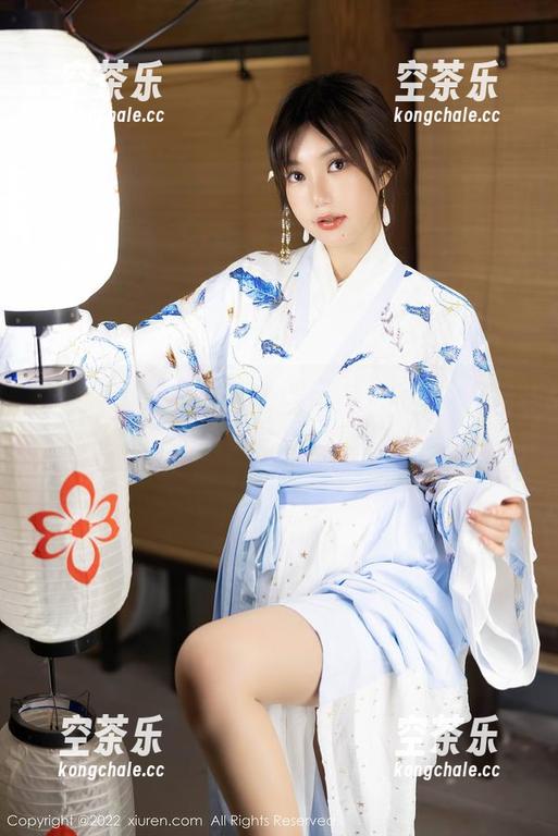 秀人网 - 在线高清下的古月小同学，牛仔裤能不能给你点启发？