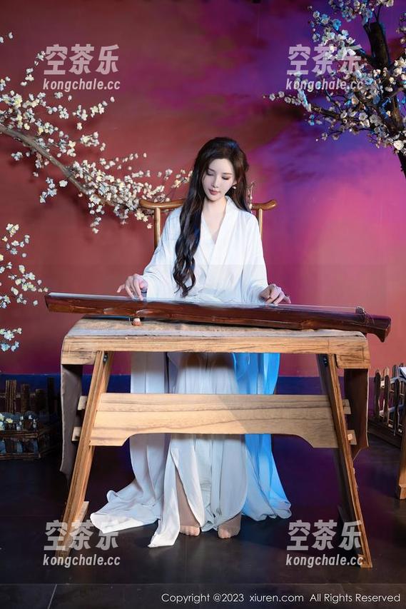 秀人网-林子欣Freya 秀人网 - 林子欣Freya的水手服写真:不怕小心脏,只怕大海的烤阳!
