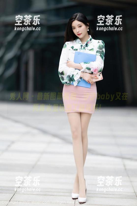 秀人网-汐汐baby 秀人网 - 最新图册亮相,汐汐baby又在死库水里玩出了新花样!