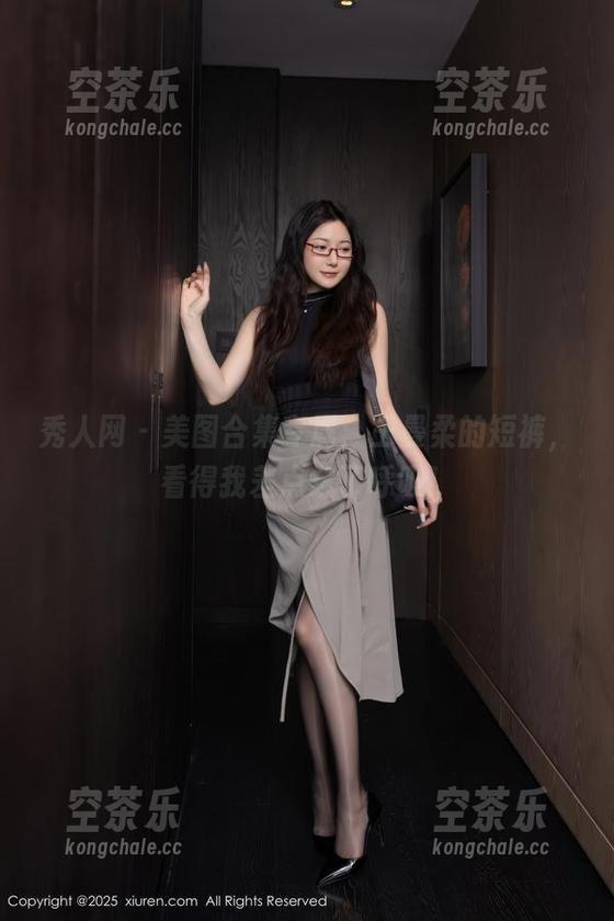 秀人网-王曼柔 秀人网 - 美图合集专属:王曼柔的短裤,看得我差点忘了呼吸!