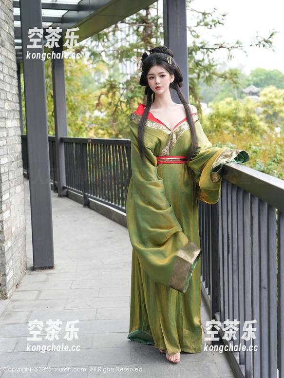 秀人网-静颜宁 秀人网 - 静颜宁的无圣光秘书:办公室让她的气场也开屏了!