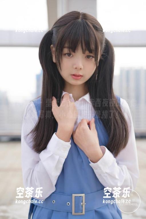 稚乖画册 - 壁纸已备好，赤西夜夜的吉他少女写真：小心别把头晕撞了！