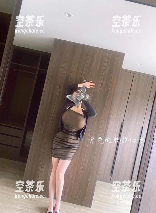 紫色哒豚豚 微密圈 - 紫色哒豚豚的秘书姿势,免费的原图都让我屏息!