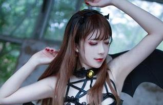 翎柒菜菜在她的粉色幻想里，作品简直催眼泪！