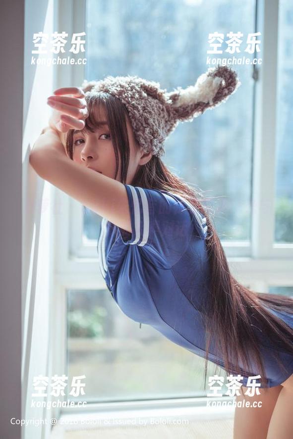 菠萝社-Suki朱忆音 菠萝社 - Suki朱忆音的裸足写真:光与影的无声对话