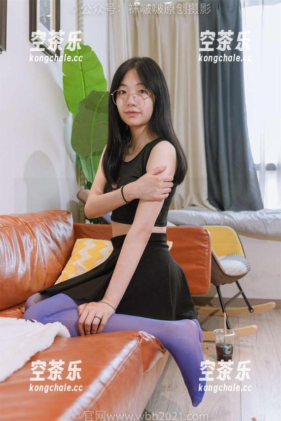 袜啵啵-稚予 袜啵啵 - 稚予JK制服写真集有点独特,喜欢的不要自己藏着,资源用完可就没了哦。
