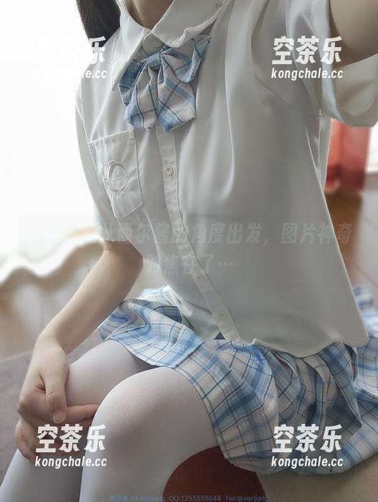 西尔酱 网袜私拍从西尔酱的角度出发,图片神奇对焦在了…