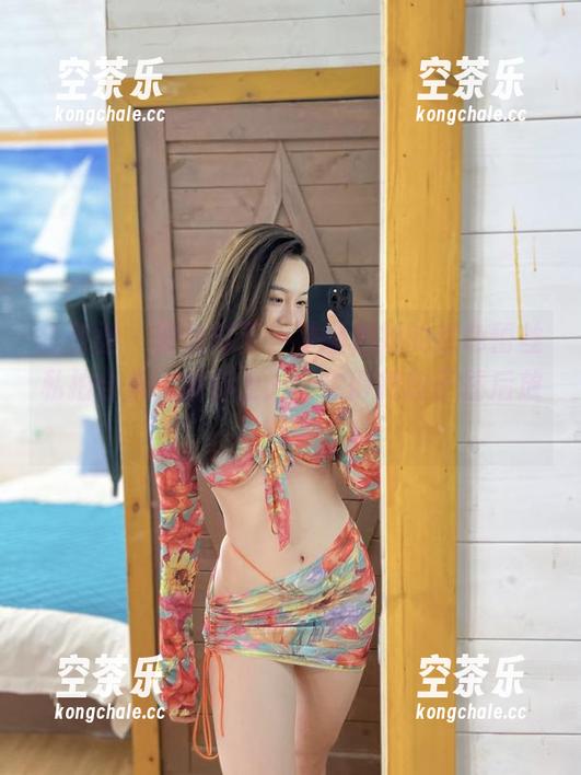 铁锤姐姐 微密圈 - 聚光灯下,铁锤姐姐的红色蕾丝私拍合集,骗你上天,你得把段子往后放!