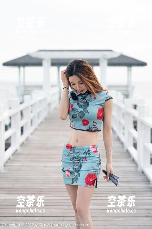 魅妍社-陈雅漫VICKY 魅妍社 - 迷人的短裙,陈雅漫VICKY在美图中发光,照片里竟然多了点小俏皮!