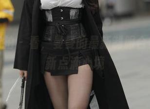 魔镜街拍 – 看，曼曼的最新制服合集，更新点滴心境