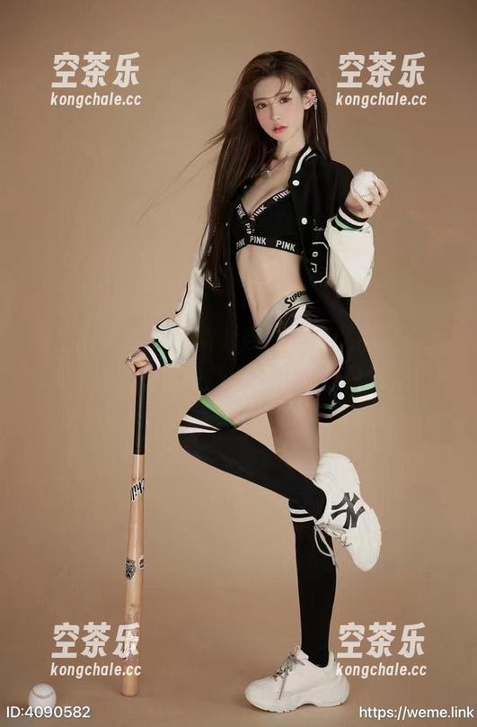 微密圈 - 在线的黎允熙，图集这波圣诞女王风格，简直是扑面而来的节日气息！